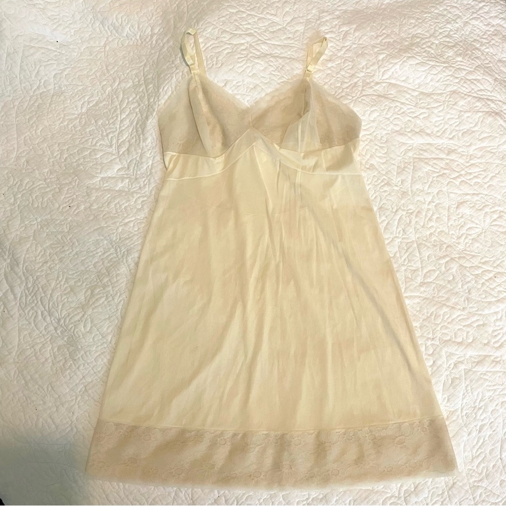 Vintage Ivory Cream Vanity Fair Full Midi Lace Slip with Adjustable Straps